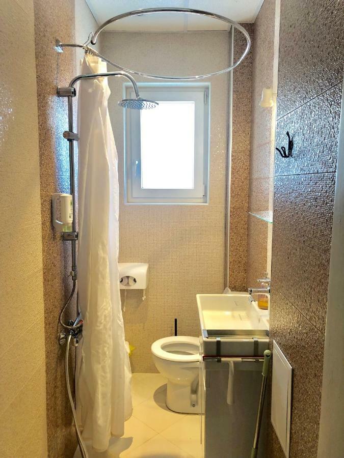 The Bookies Apartments Sofia Extérieur photo