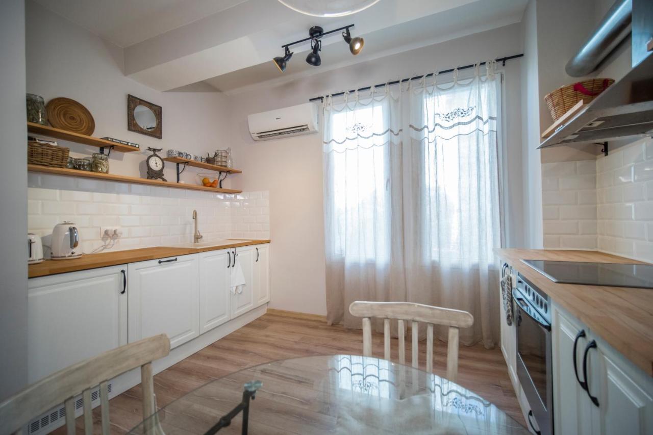 The Bookies Apartments Sofia Extérieur photo